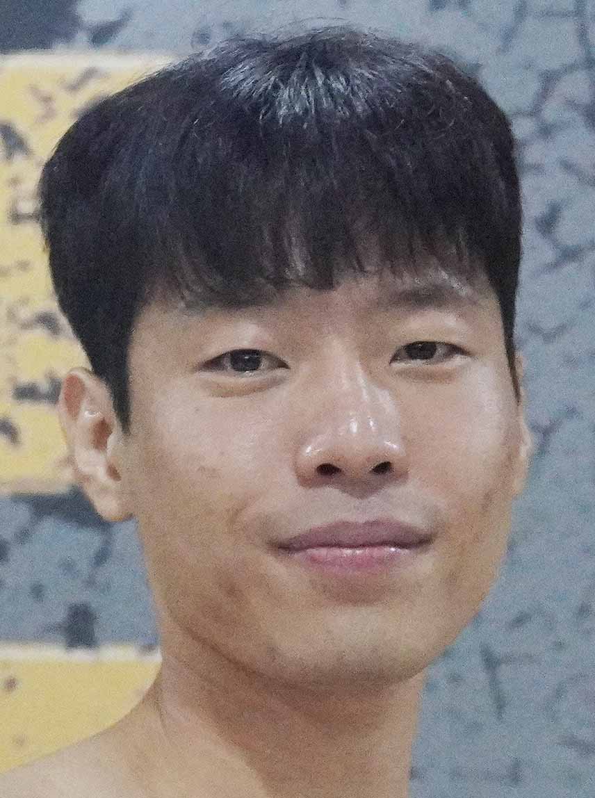 Dong Woo Kwak.jpg