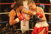 File:Diana Prazak vs. Malin Morgan.jpg