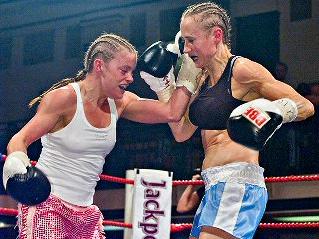 Juliette Winter vs. Cathy Brown (2nd meeting).jpg