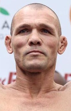 Ismael Bueno.jpg