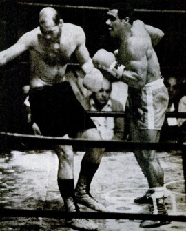 Rui Barbosa Bonfim vs. Luis Vega.jpg