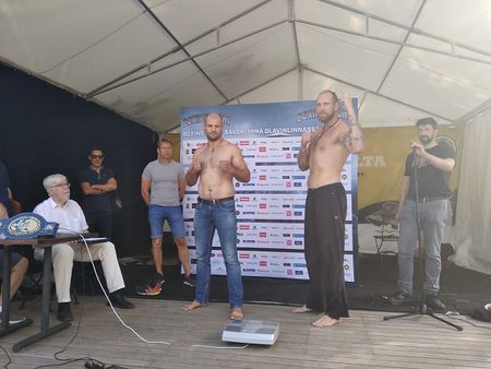 2018-08-11 - Robert Helenius vs Yury Bykhautsou - Weighing-2.jpg