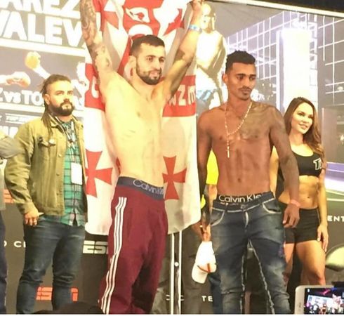 2019-02-02 - Enriko Gogokhia vs. Vitor Jones - Weighing-1.jpg