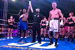 834728b.jpg