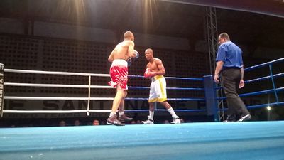Adeilson Dos Santos vs. Daniel Silva (09).jpg