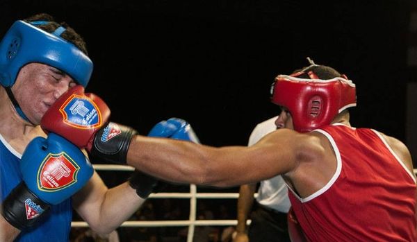 Alex Rodrigues vs. Ronaldo Almeida.jpg