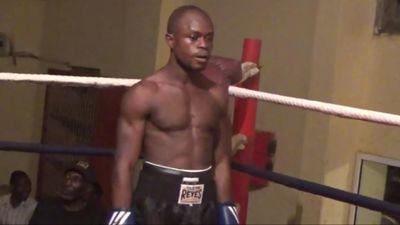 Aliu Bamidele Lasisi vs. Raphael Ansah 004.jpg
