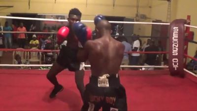Aliu Bamidele Lasisi vs. Raphael Ansah 018.jpg