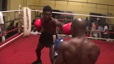 Aliu Bamidele Lasisi vs. Raphael Ansah 020.jpg