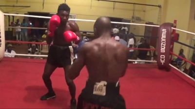 Aliu Bamidele Lasisi vs. Raphael Ansah 021.jpg