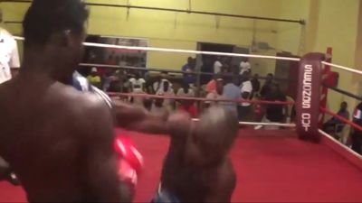 Aliu Bamidele Lasisi vs. Raphael Ansah 025.jpg