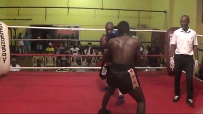 Aliu Bamidele Lasisi vs. Raphael Ansah 030.jpg