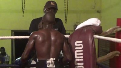 Aliu Bamidele Lasisi vs. Raphael Ansah 042.jpg