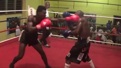 Aliu Bamidele Lasisi vs. Raphael Ansah 046.jpg