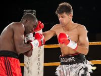 File:Allan Bouwer vs. Justice Ndlovu.jpg