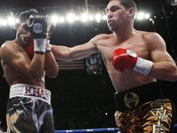 File:Amir Khan v Danny Garcia.jpg
