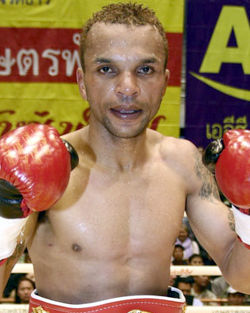 Amnat Ruenroeng.jpg