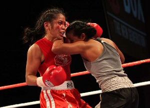 Ana Julaton vs. Johanna Mendez.jpg