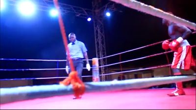Anama Dotse vs. Emmanuel Allotey 003.jpg