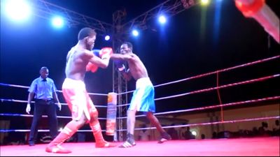 Anama Dotse vs. Emmanuel Allotey 006.jpg
