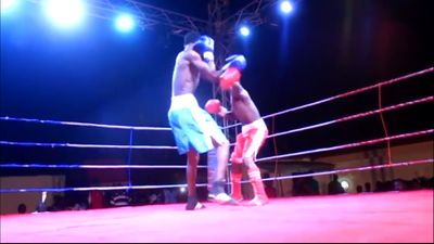 Anama Dotse vs. Emmanuel Allotey 008.jpg