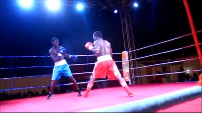 Anama Dotse vs. Emmanuel Allotey 022.jpg