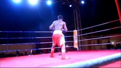 Anama Dotse vs. Emmanuel Allotey 023.jpg