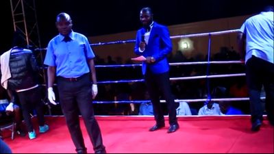 Anama Dotse vs. Emmanuel Allotey 038.jpg