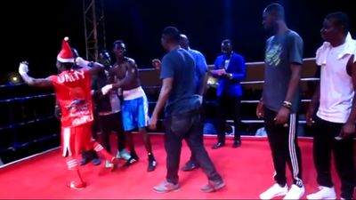Anama Dotse vs. Emmanuel Allotey 040.jpg