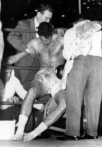 File:Archie Moore vs Alejandro Lavorante...1962 1.jpg