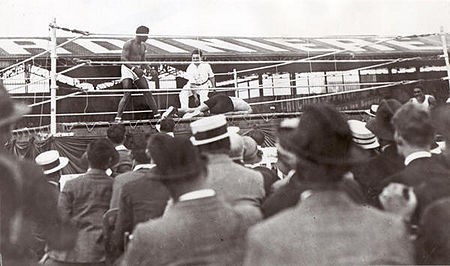 Battling Siki vs. Marcel Nilles (2nd meeting).jpg