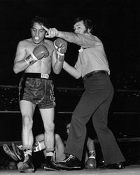 File:Bobby Chacon vs unknown.jpg
