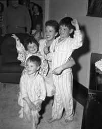 File:BoboFamily2.jpg