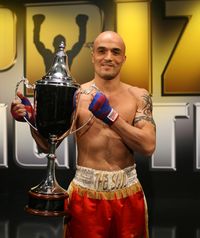File:Brett Flournoy Prizefighter c L Lustig.jpg