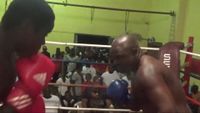 File:Briamah Kamoko vs. John Dugu 016.jpg