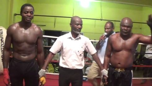 Briamah Kamoko vs. John Dugu 035.jpg