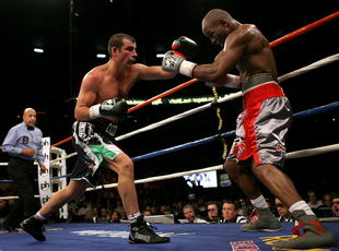 Calzaghe-Hopkins 80785435.jpg
