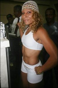 File:Carolina Alvarez.jpg