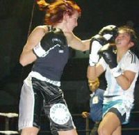 File:Chris Namús vs. María Eugenia López.jpg
