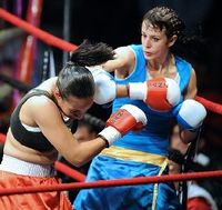 File:Chris Namus vs. Perla Hernandez.jpg