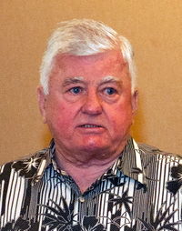 File:Chuck Williams.jpeg
