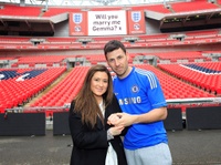 File:DARREN BARKER PROPOSES.jpg