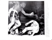 File:Davey Moore KO'd Danny Valdez in the first round.jpg