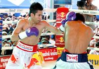 File:Denchailek Krathingdaenggym vs. Ricky Manufoe.jpg