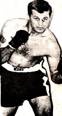 File:DennisRiggs1973.jpg