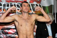 File:Derry matthews weigh in for Rees fight.jpg