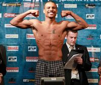 File:Dirrell weigh in 161009 Tom Casino.jpg