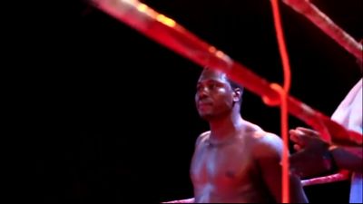 Dodzi Kemeh vs. Francis Appalo 003.jpg