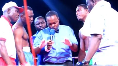Dodzi Kemeh vs. Francis Appalo 007.jpg