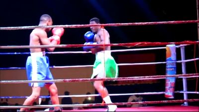 Dodzi Kemeh vs. Francis Appalo 012.jpg